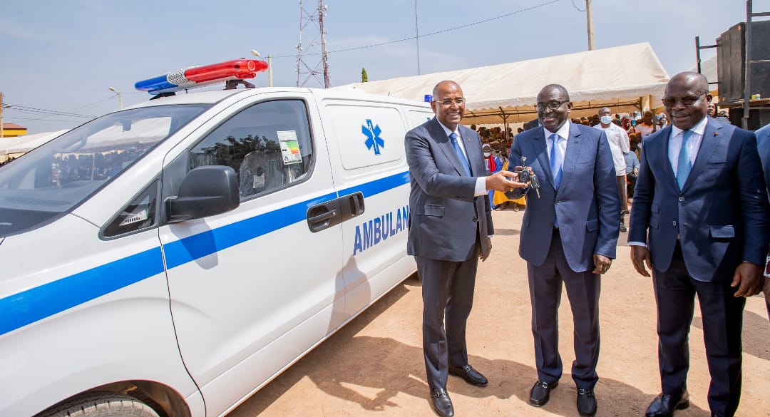 Patrick Achi remet 6 ambulances et de matériel biomédical à la région sanitaire du Poro