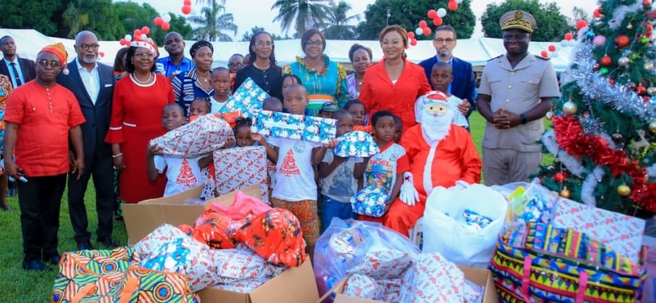 Noël 2022 : Massénéba Touré cadeaute 2000 enfants à Bingerville