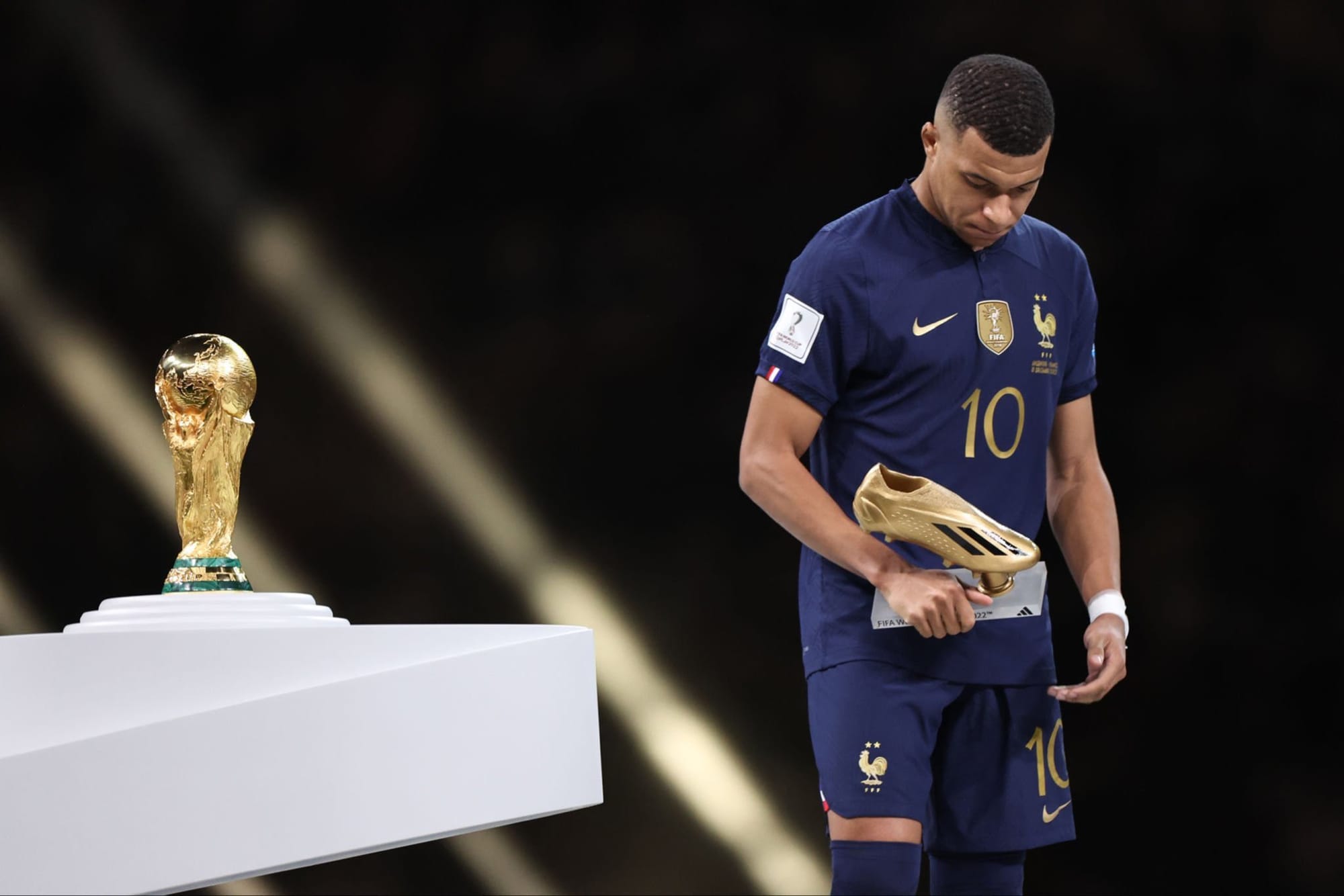 Kylian Mbappé sort de son silence au lendemain de la défaite des Bleus et promet: « nous reviendrons »