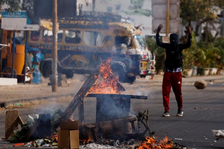 Procès d’Ousmane Sonko: bagarre au tribunal de Dakar, heurts dans la rue