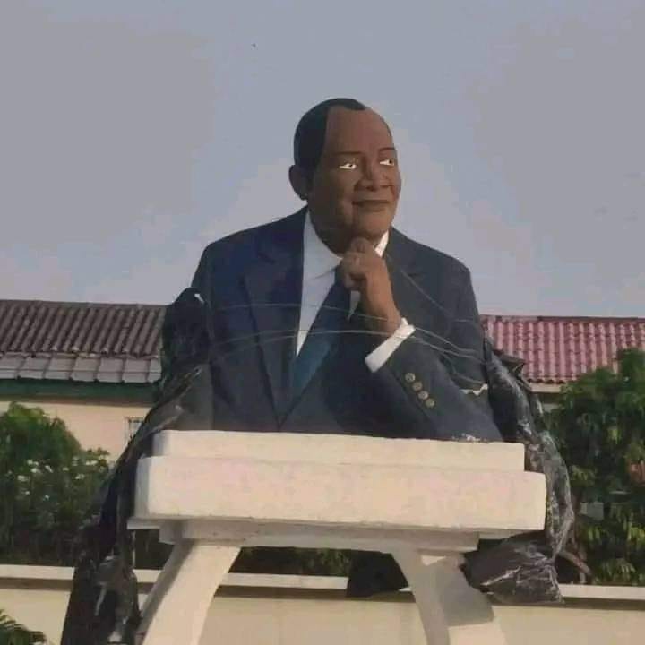 Affaire statue d’Alassane Ouattara: Mamadou Traoré, conseiller de Soro, réagit, « le Pharaon des langues »
