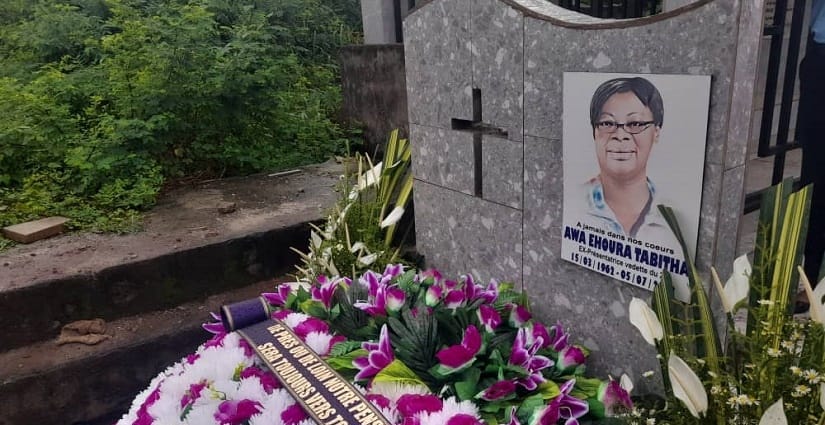 La tombe Awa Ehoura, ex-présentatrice vedette du JT de RTI 1