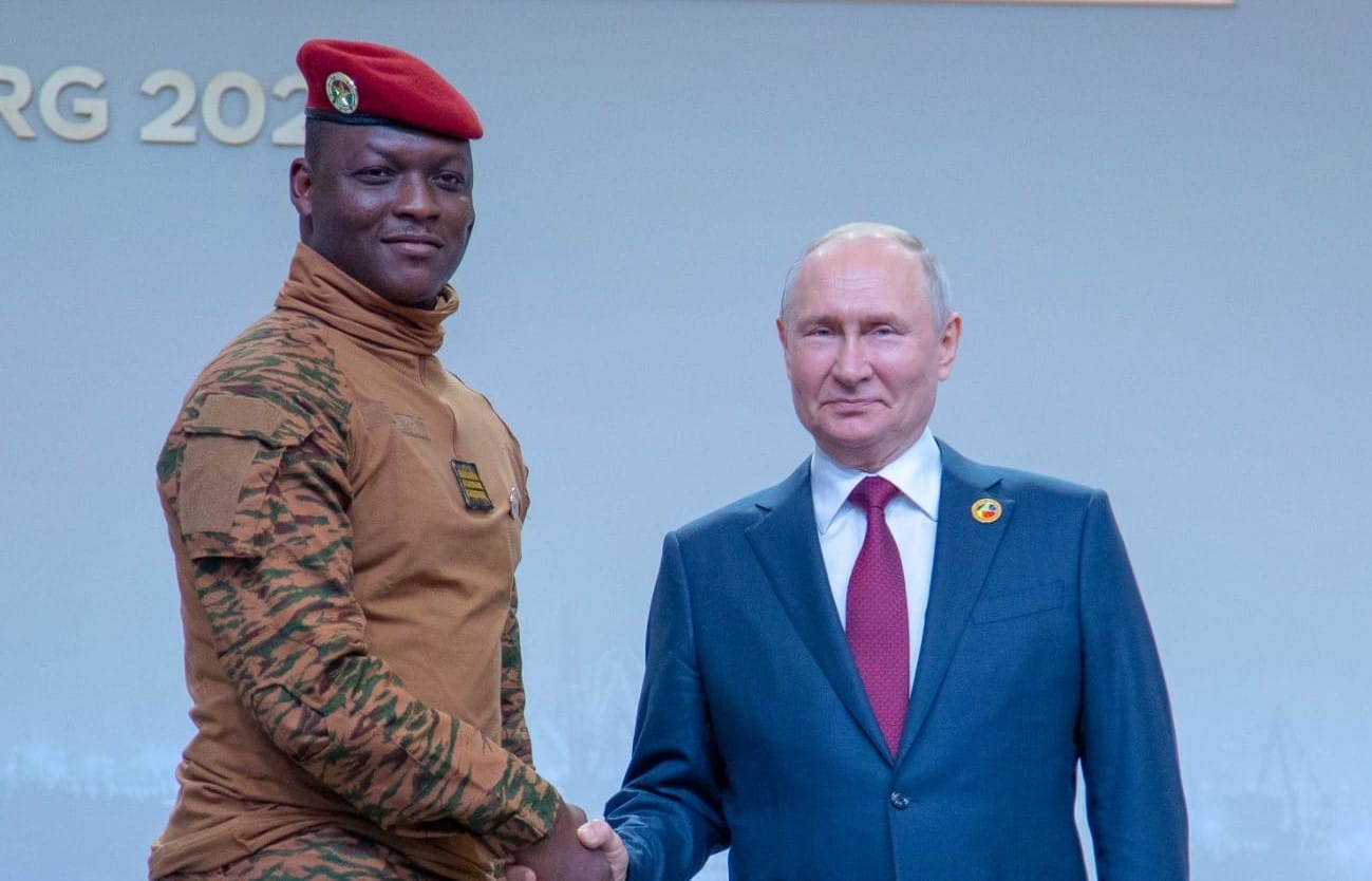 Le Capitaine Ibrahim Traoré et Vladimir Poutine : Pour un approfondissement de la coopération Afrique-Russie