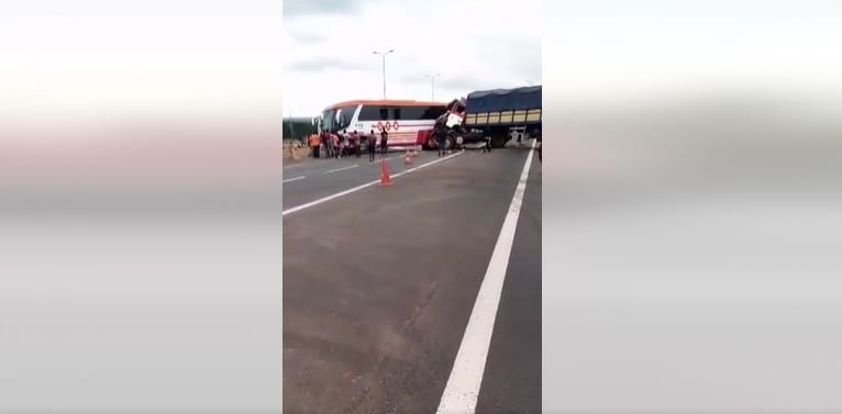 Grave accident de la route près de Bouaké ce mardi: collision entre 2 remorques et 2 cars UTB