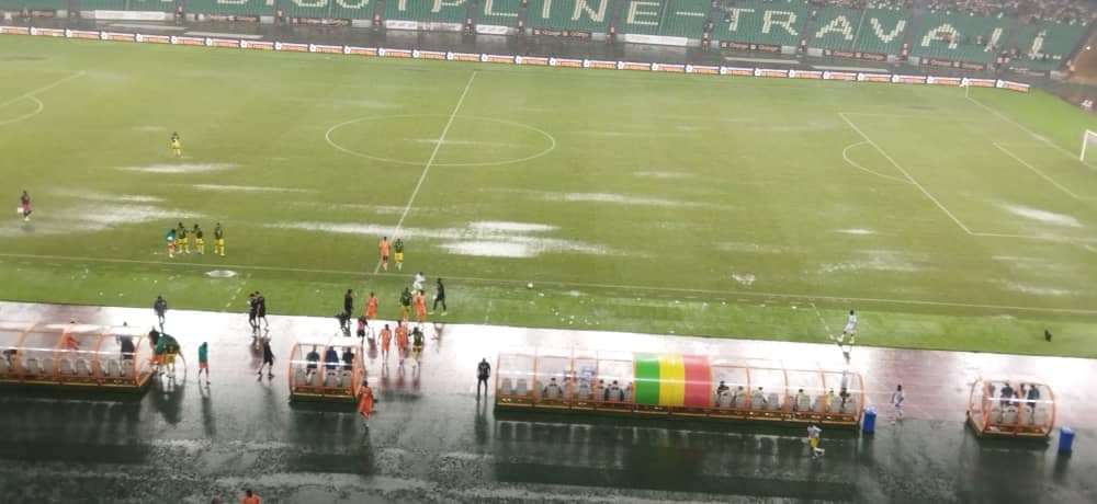 Pelouse stade Alassane Ouattara : et la pluie testa Ebimpé !!!