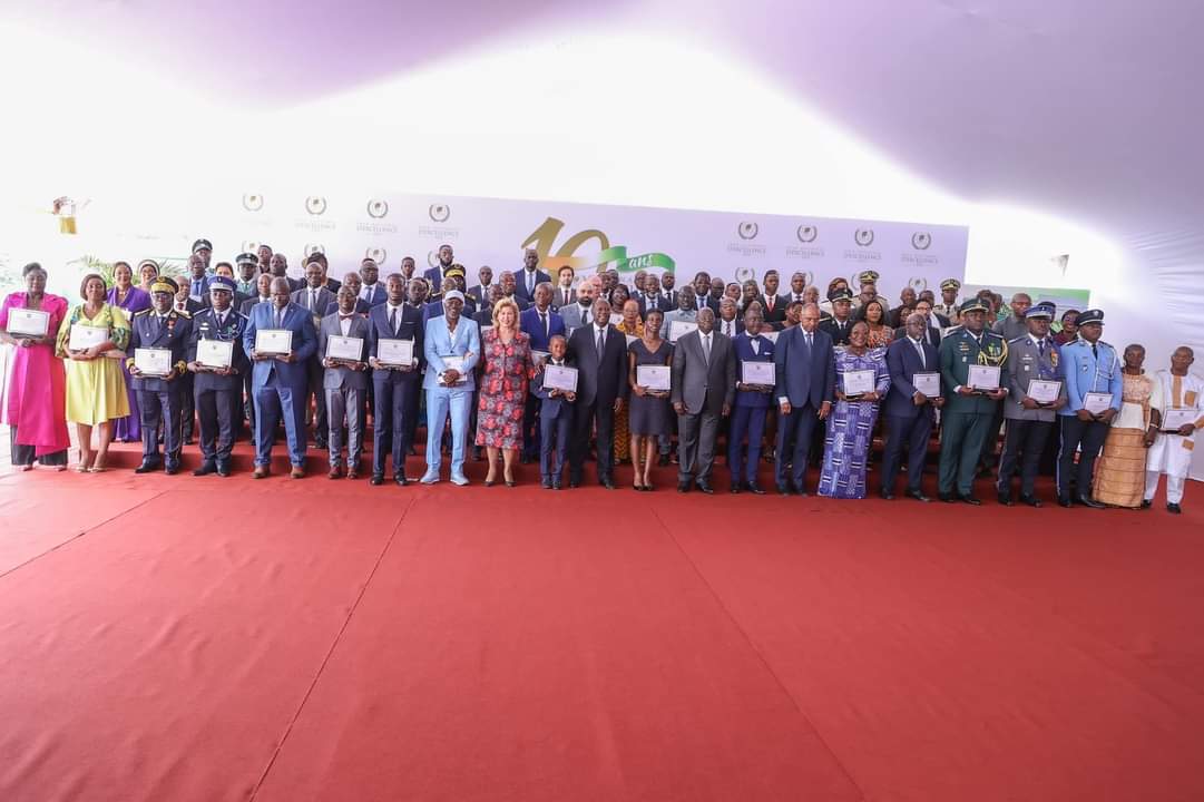 Prix d’excellence 2023 : Ouattara réaffirme son engagement à soutenir la jeunesse