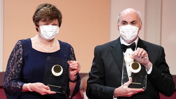 Prix Nobel de médecine et de physiologie 2023: Katalin Karikó et Drew Weissman récompensés