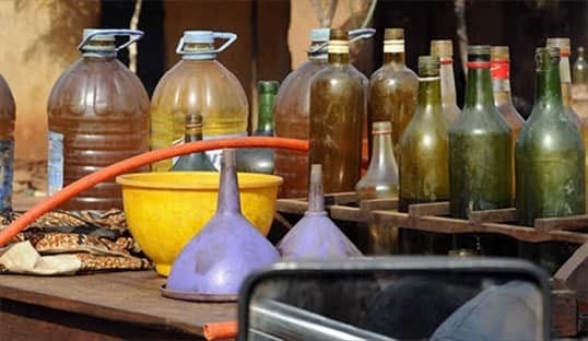 Flambée du prix de l’essence kpayo au Bénin : les consommateurs paient le prix fort