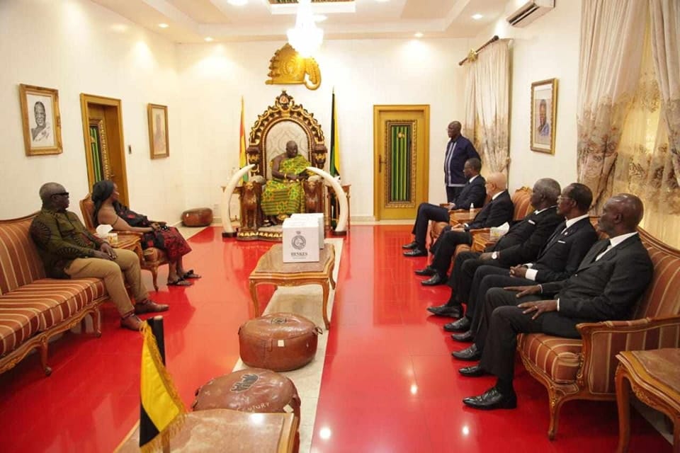 Le président du PDCI, Tidjane Thiam, chez sa Majesté Otumfuo Osei Tutu II, Roi des Ashanti