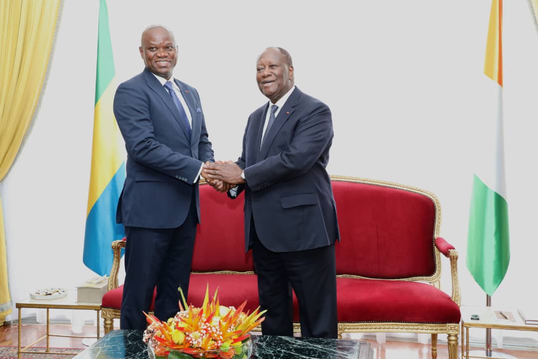 Le Président de la Transition gabonaise, le Général Brice Oligui Nguema et le Président Alassane Ouattara lors de sa visite à Abidjan le 11 avril 2024