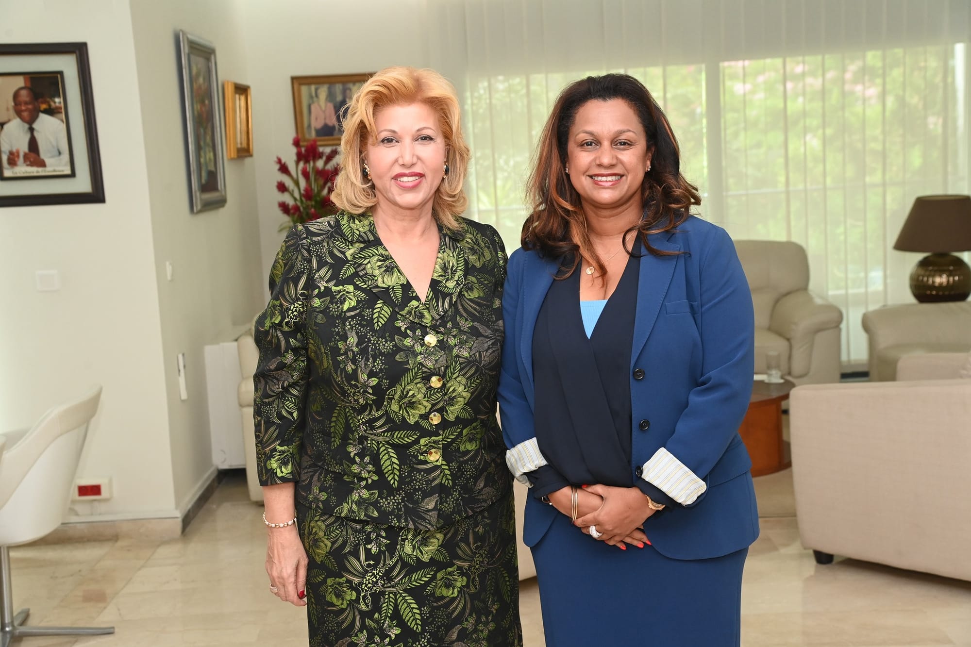 Entretien Dominique Ouattara - Victorine Tchicot, Directrice de Cabinet du Président de la Transition Gabonaise