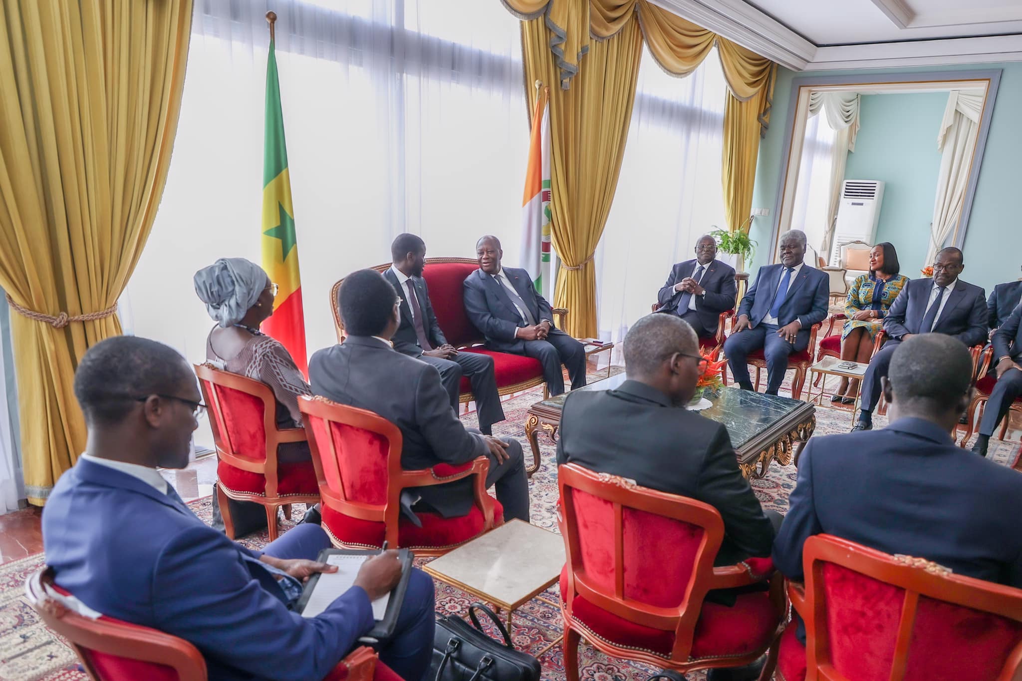 Bassirou Diomaye Faye et le président Ouattara lors de sa visite à Abidjan le 7 mai 2024