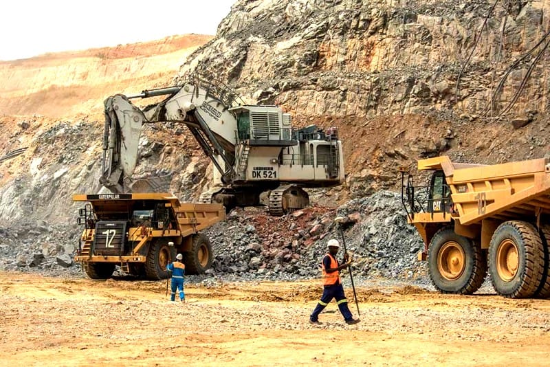 Découverte d'un gisement de coltan à Issia, Côte d'Ivoire, par la SODEMI