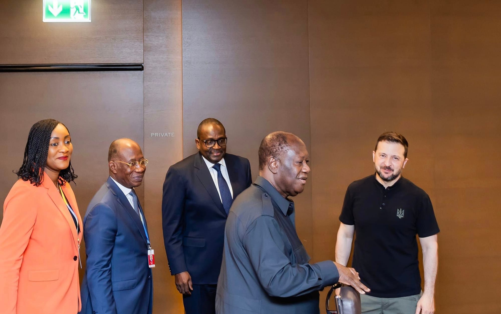 Alassane Ouattara et Volodymyr Zelensky lors du 1er Sommet sur la paix en Ukraine le 16 juin 2024