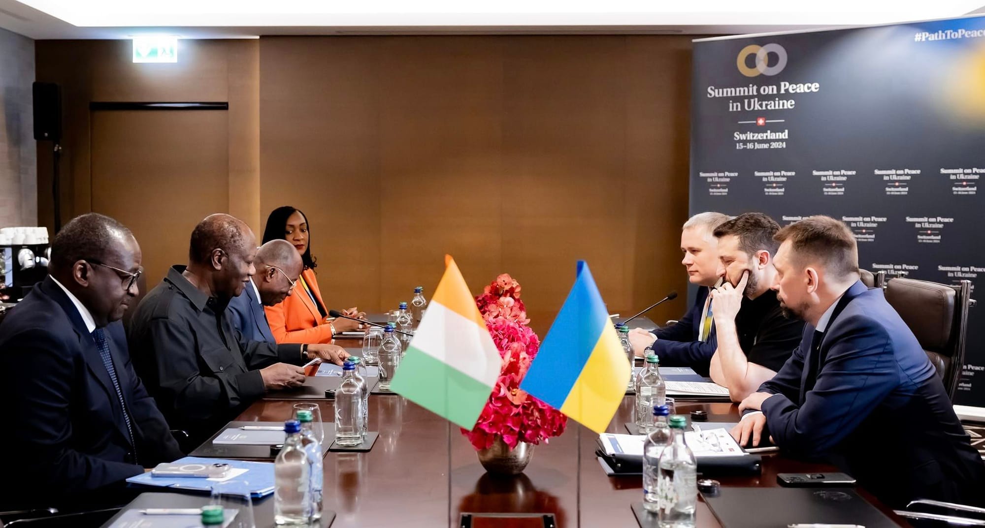 Alassane Ouattara et Volodymyr Zelensky lors du 1er Sommet sur la paix en Ukraine le 16 juin 2024