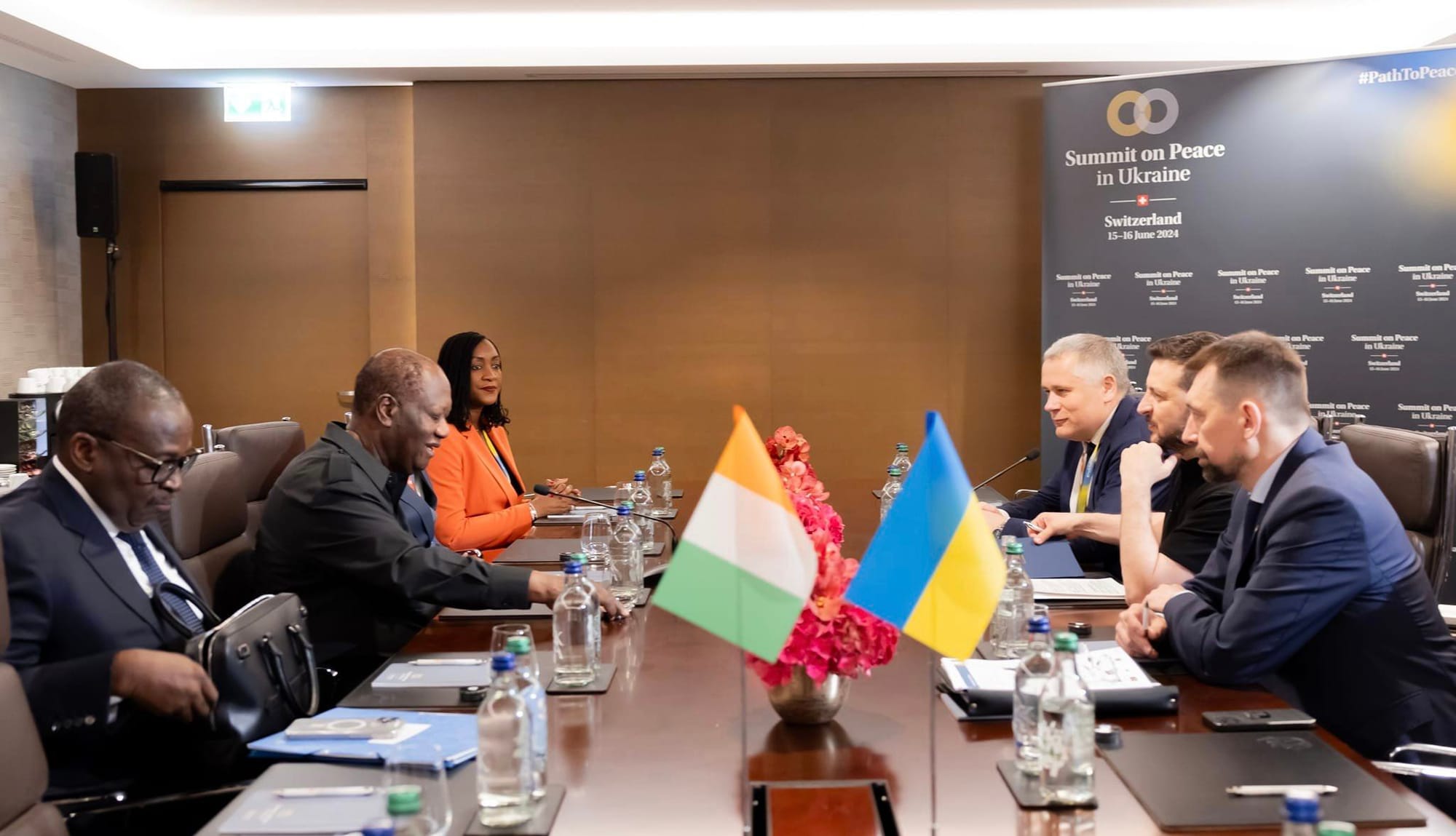 Alassane Ouattara et Volodymyr Zelensky lors du 1er Sommet sur la paix en Ukraine le 16 juin 2024
