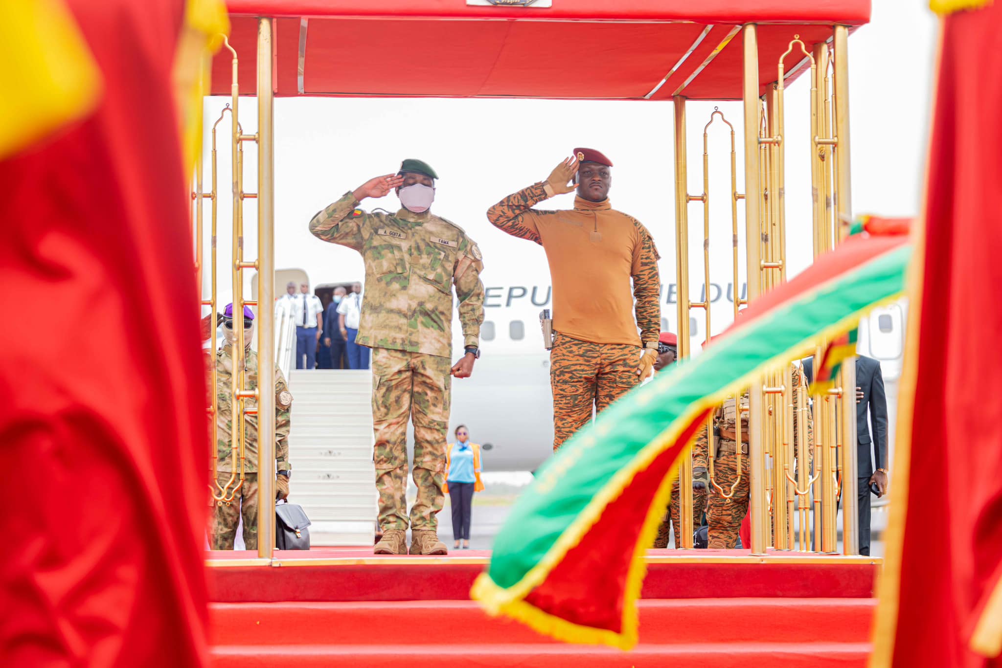 Assimi Goïta et Ibrahim Traoré à Ouagadougou au Burkina le 25 juin 2024