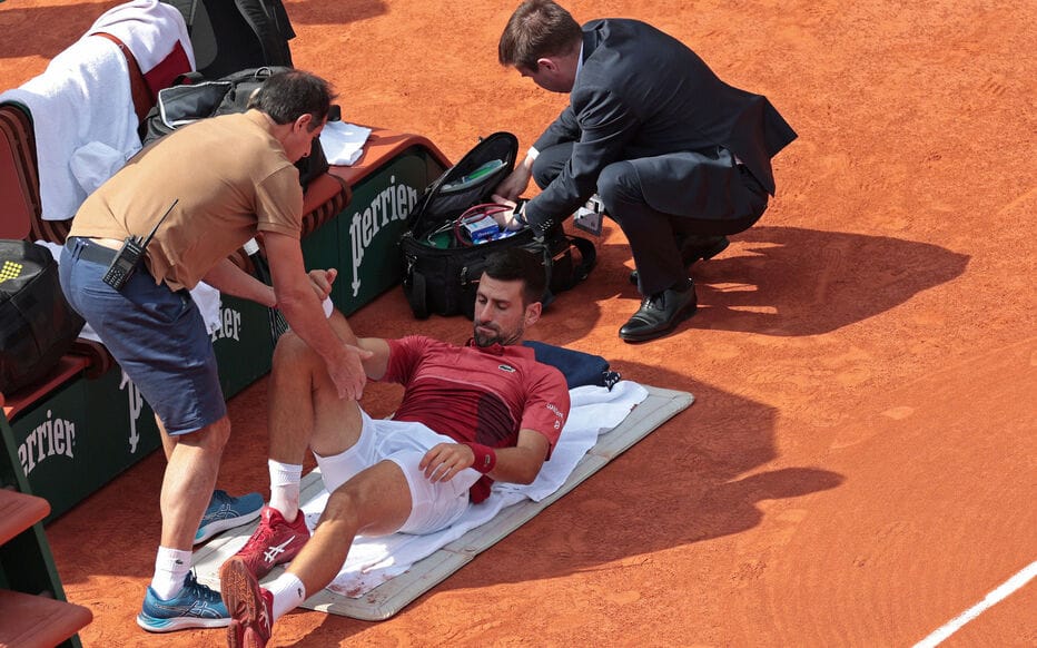 Novak Djokovic blessé lors des huitièmes de finale du tournoi de Roland-Garros le 3 juin 2024