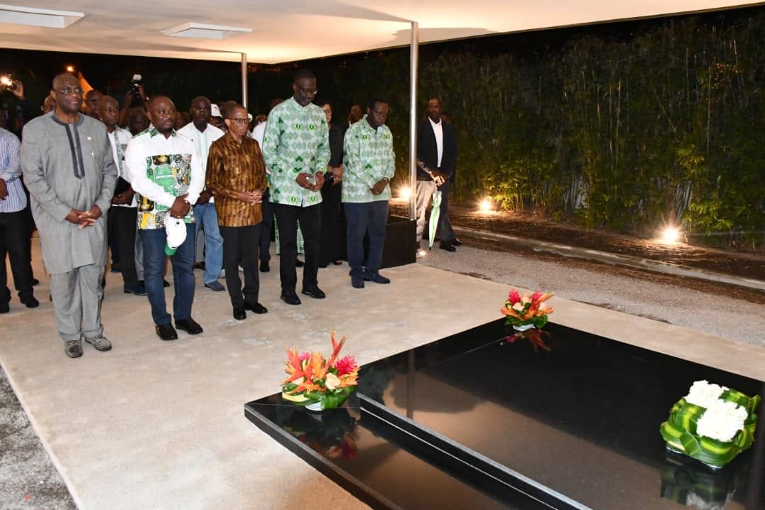 Tidjane Thiam sur la tombe de Zady Kessy Marcel le 20 juin 2024