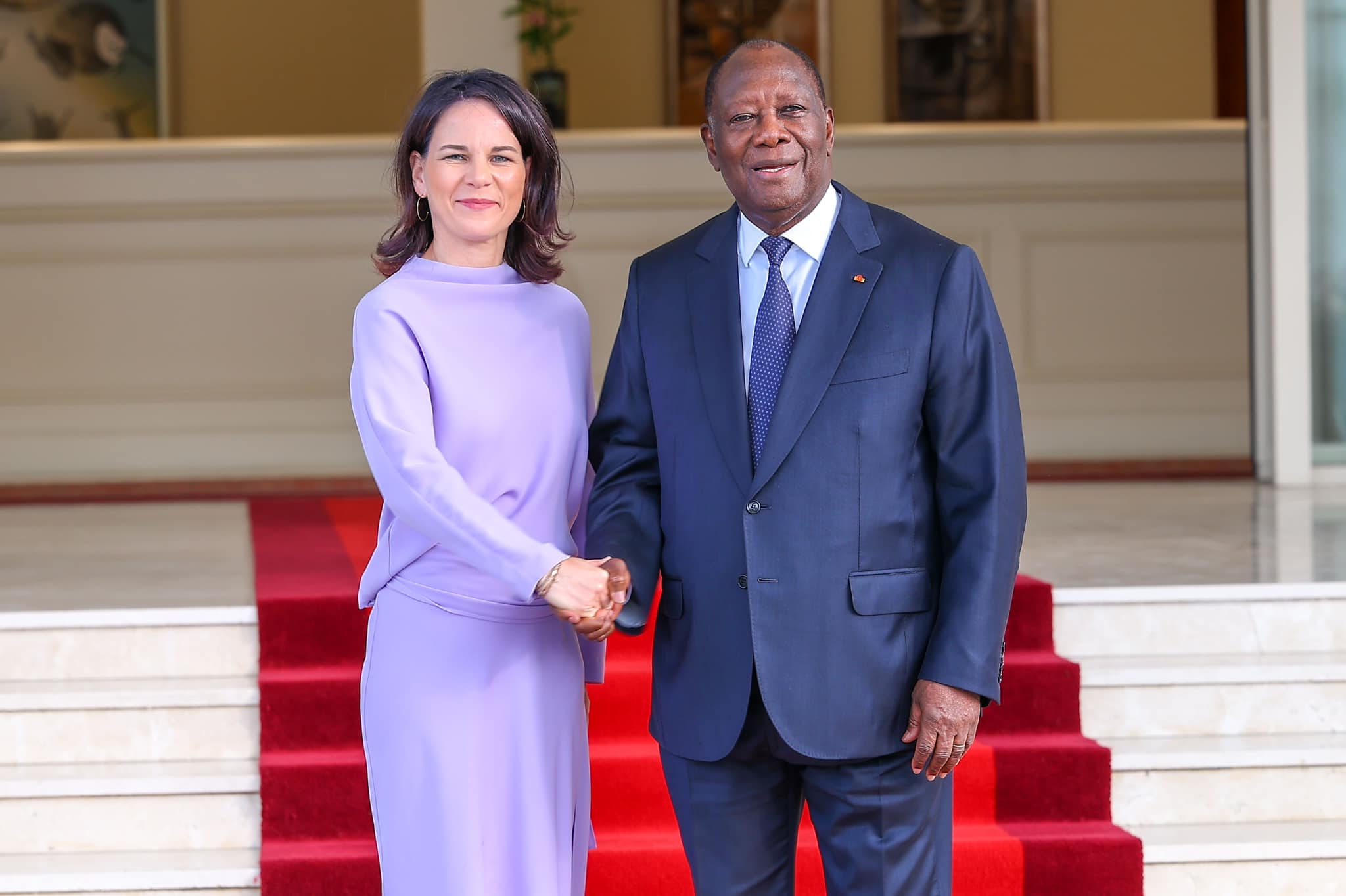 Alassane Ouattara et la Ministre allemande des Affaires Étrangères, Annalena Baerbock, le 16 juillet 2024 à Abidjan