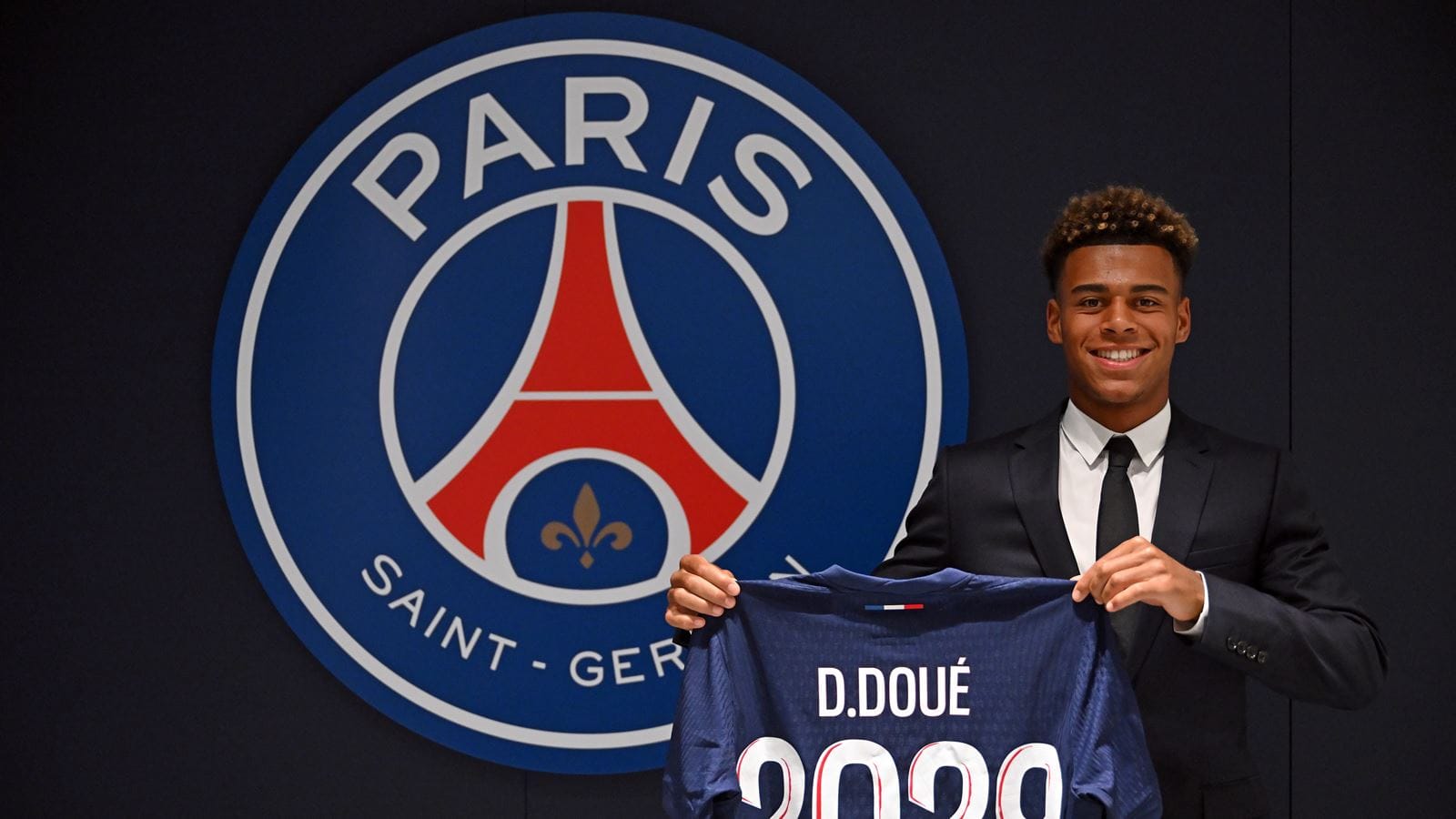 Désiré Doué signe au PSG