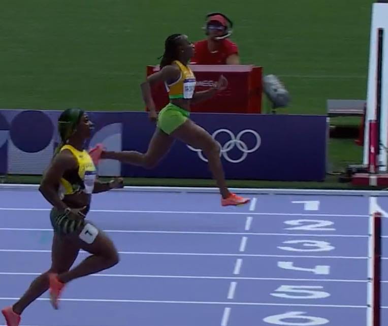 Marie-Josée Ta Lou lors des JO de Paris devant la Jamaïcaine Shelly-Ann Fraser-Pryce