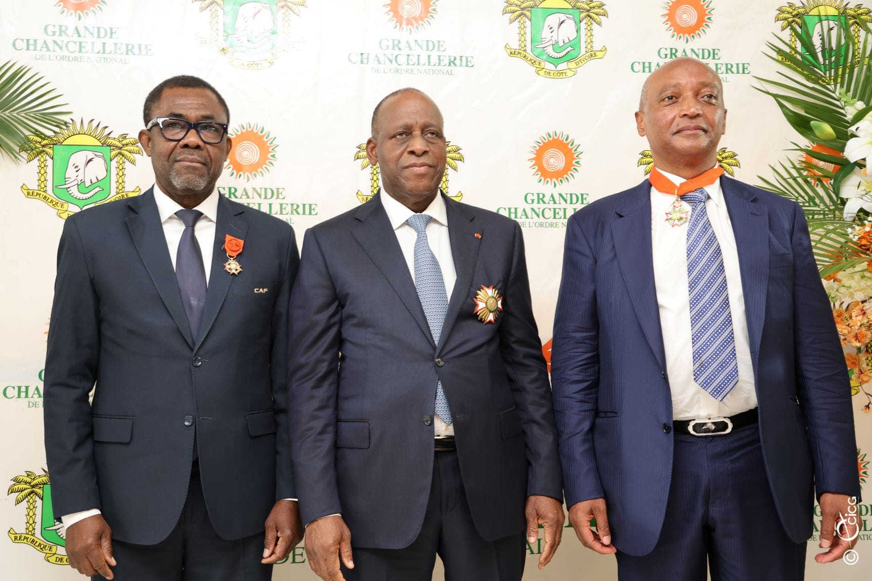 La Côte d'Ivoire décore le président et le SG de la CAF