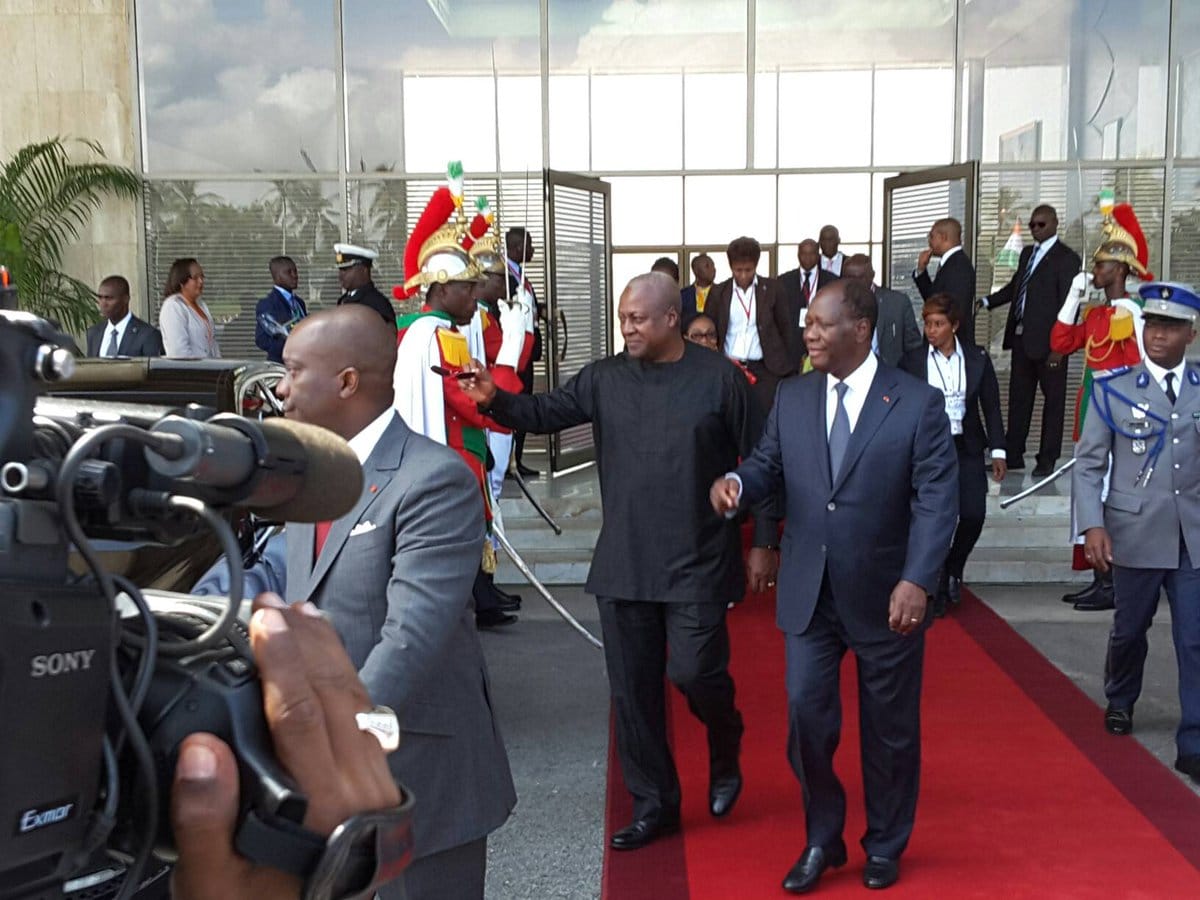 Alassane Ouattara salue l’élection de John Mahama au Ghana