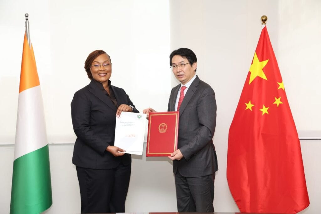 La Chine fait un don de 2 410 tonnes de riz à la Côte d’Ivoire